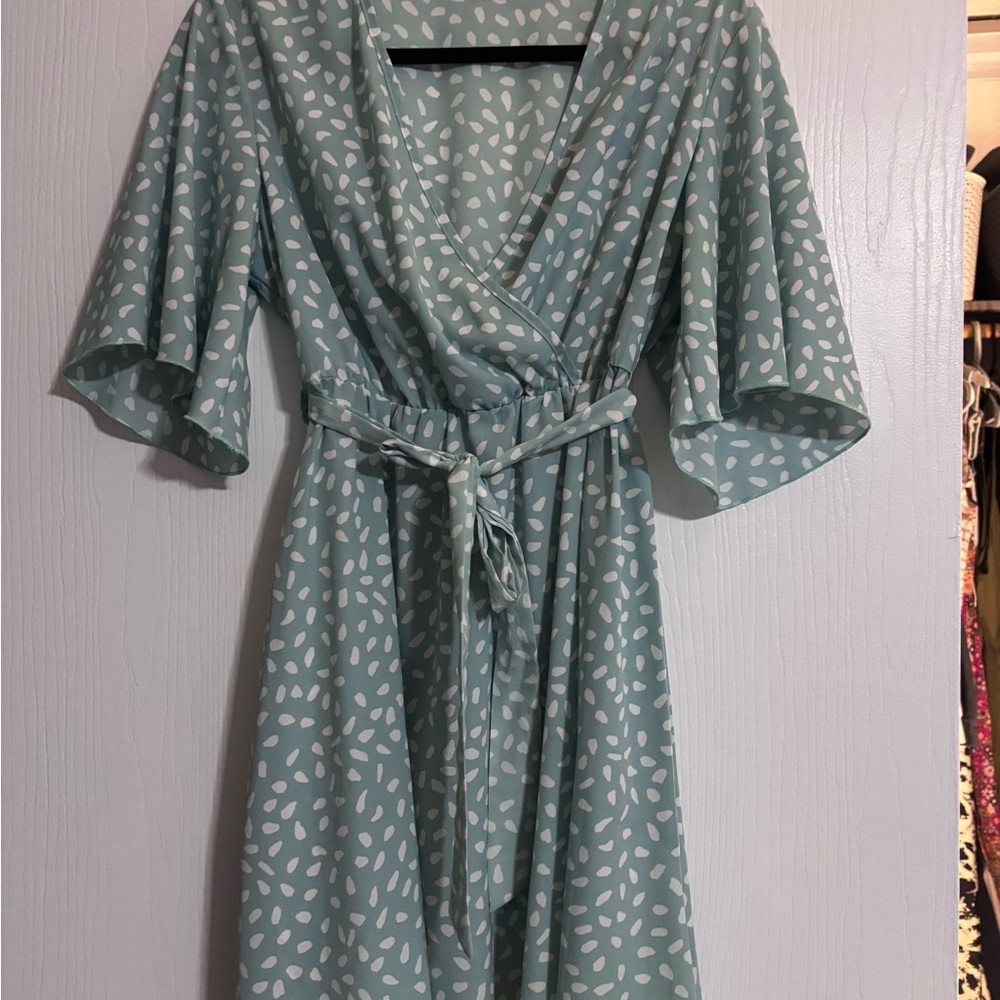 SHEIN Sage Green Wrap Robe with White Dot Print
